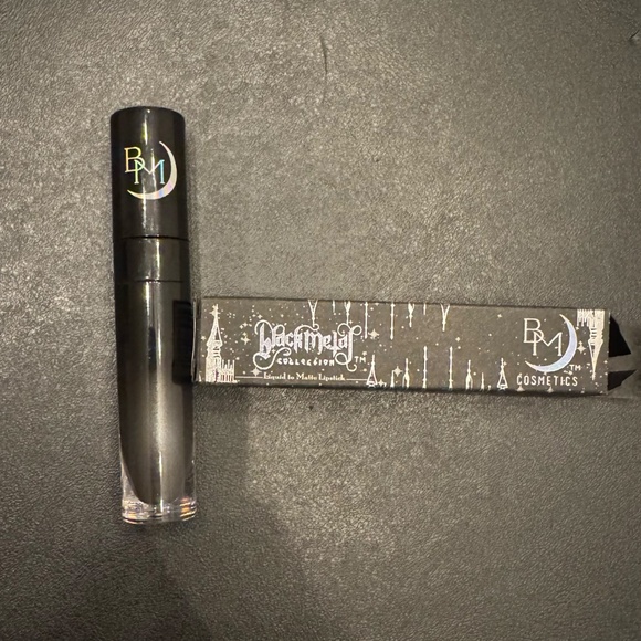 Black Moon Cosmetics "Castle" liquid lipstick - Picture 4 of 6